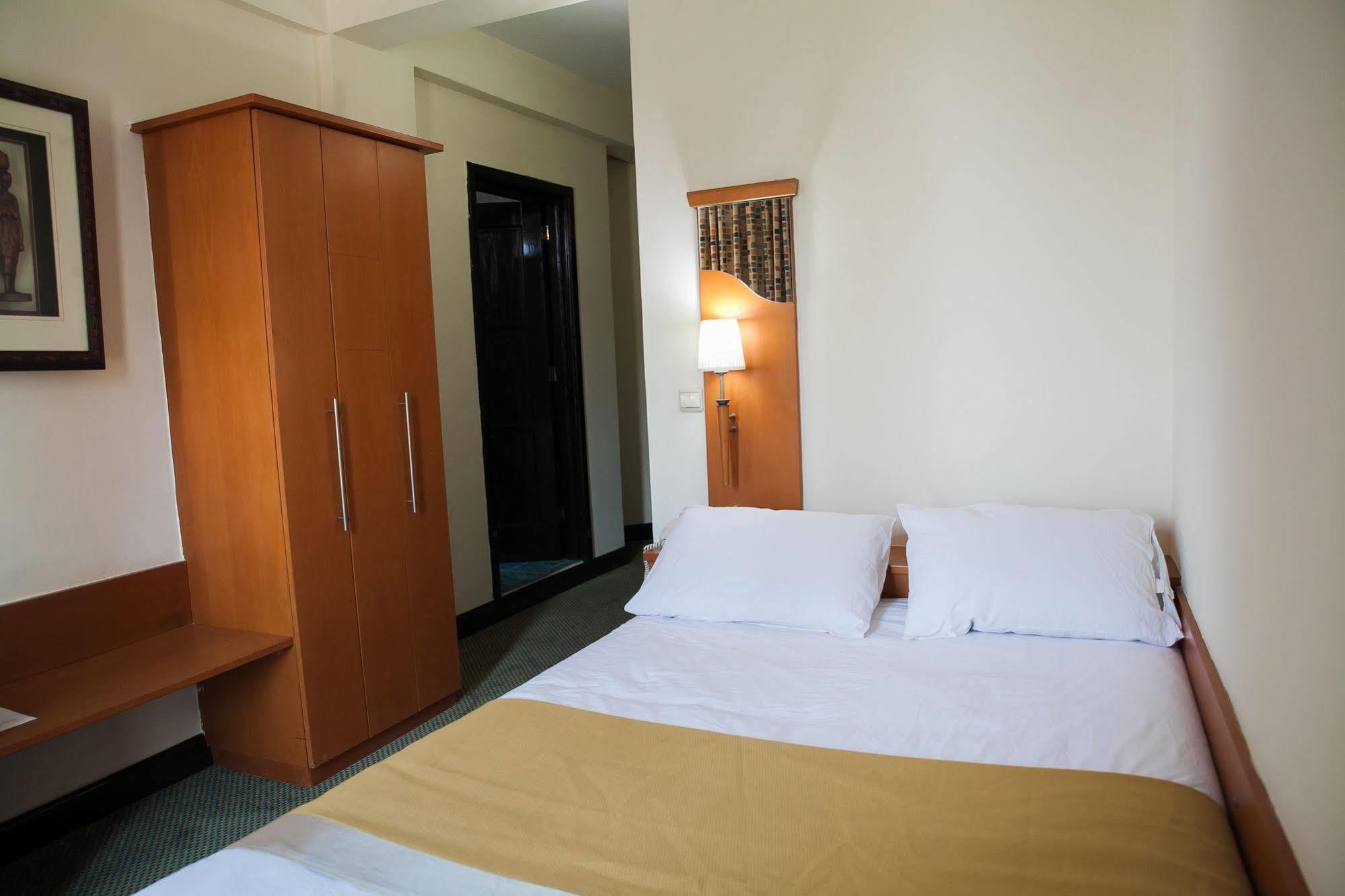 Gorillas City Centre Hotel Kigali Esterno foto