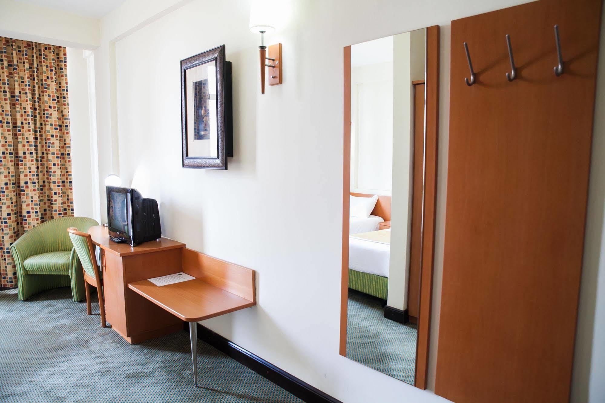 Gorillas City Centre Hotel Kigali Esterno foto